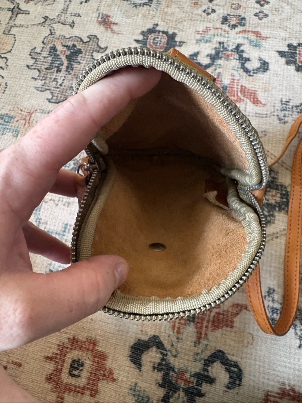 Divina Firenze Italian Leather Olive Green Crossbody Bag - Picture 6 of 7